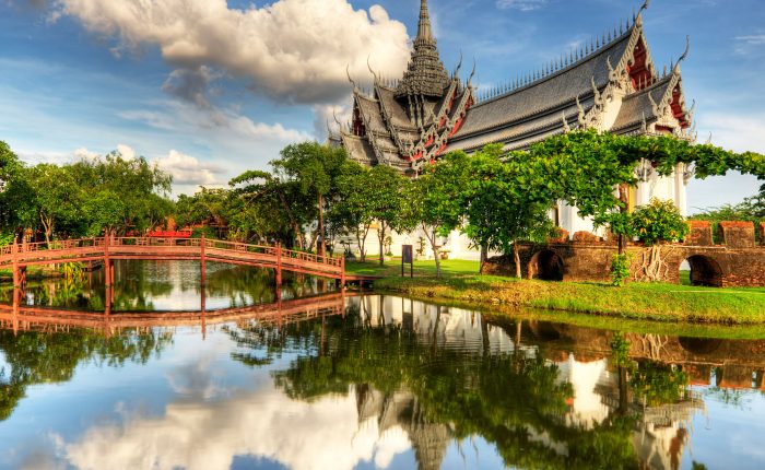 Temple, pont et nature en Thailande