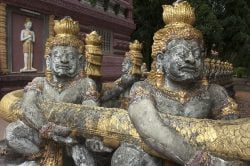 kampong cham statues