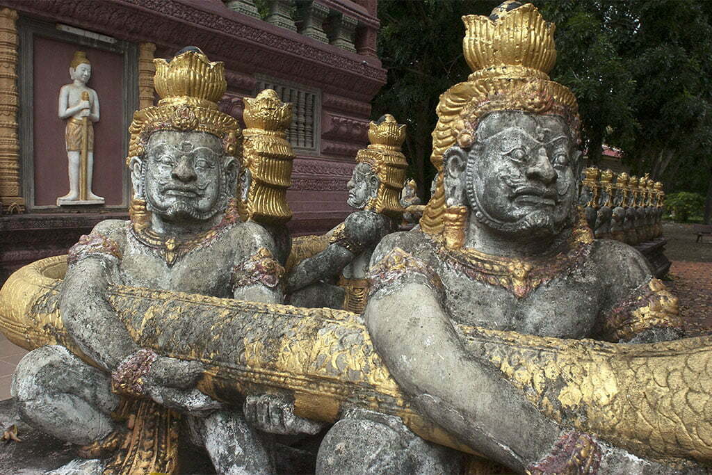 kampong cham statues
