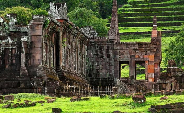 Ruines d'un temple en pierre à Wat phou