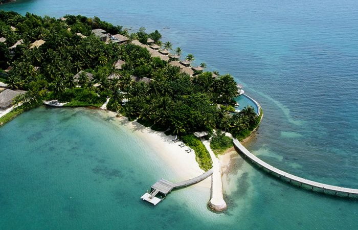 Ile paradisiaque avec des habitations luxueuses