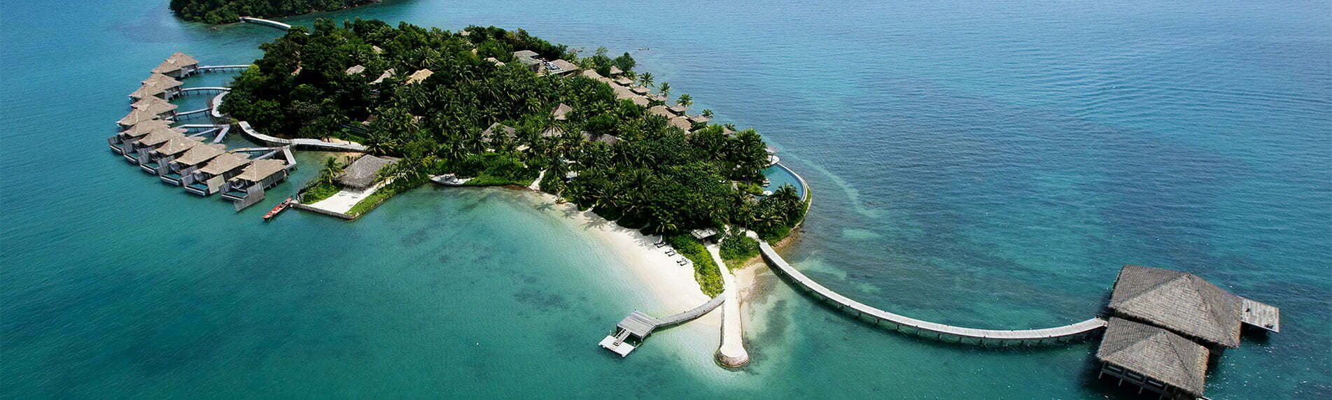 Ile paradisiaque avec des habitations luxueuses