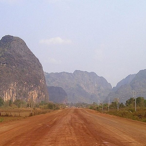 route de terre au Laos