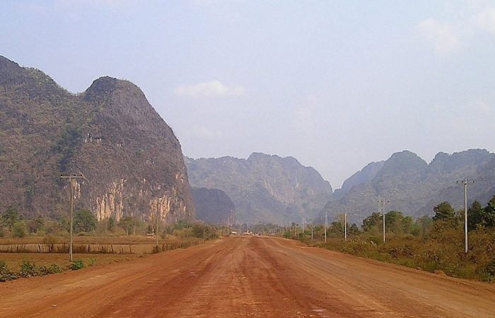 route de terre au Laos