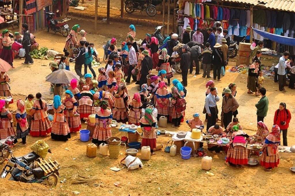 visiter le marché hebdomadaire 