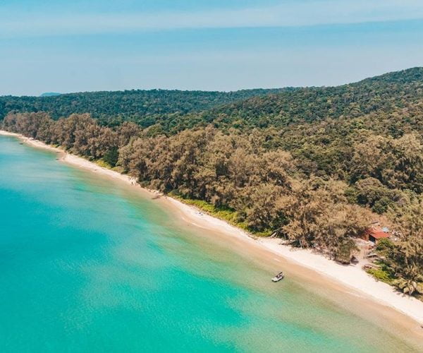 Vue pittoresque sur les vastes plages de sable de Long Beach