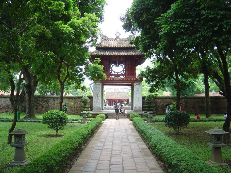 Hanoi – Temple Literature