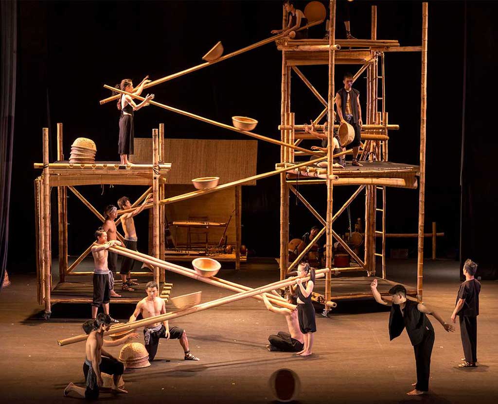 Spectacle “À Ố” - l'un des spectacles artistiques du Vietnam