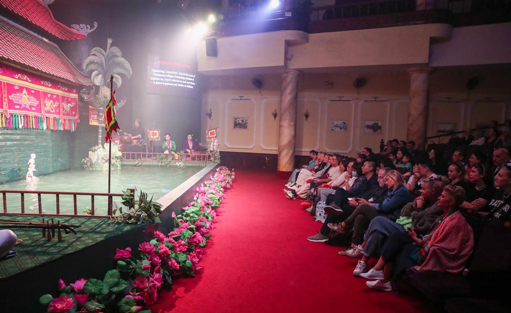 marionnette sur l'eau